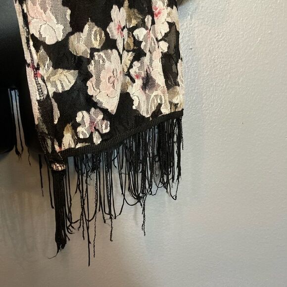 Charlotte Russe black floral lace cover-up - Picture 3 of 7